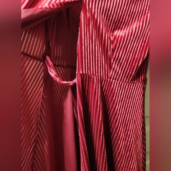 Red True Wrap Ribbed Midi Christmas Holiday Dress Size Medium EUC - Picture 4 of 6